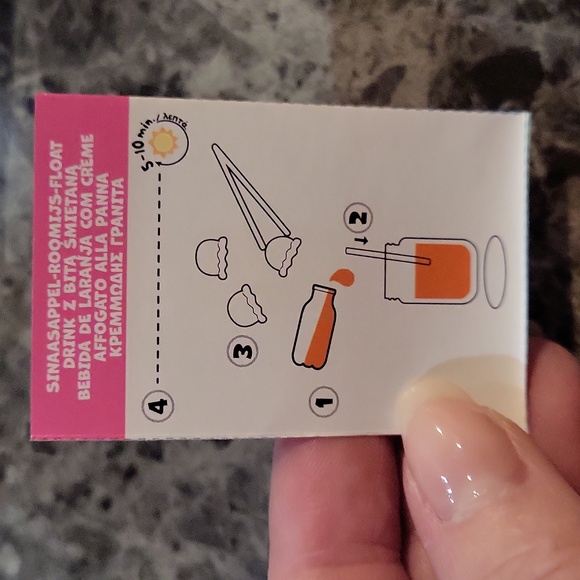 Miniverse Make It Mini Cafe Creamsicle Float - Picture 3 of 4